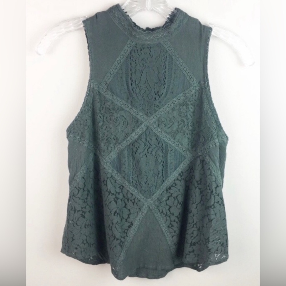 American Eagle Top Lace Detail